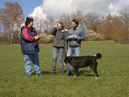 Foto: Marcella, Fr�nzis und Giovanni mit Ben