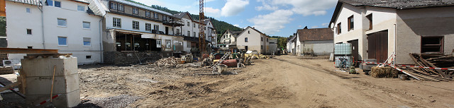 Flächendeckende Zerstörung in Schuld, Ahrstraße.